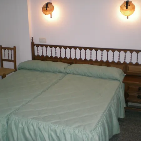 Hotell Puerta Romeros Burgo