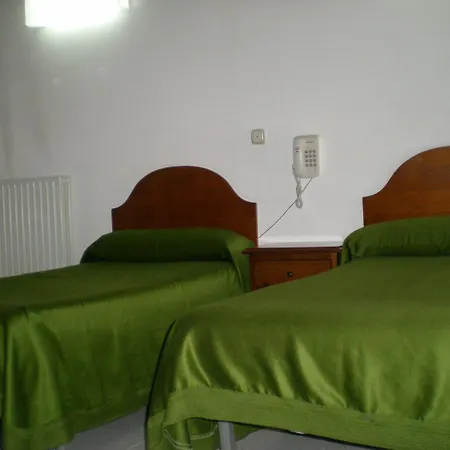 Hotel Puerta Romeros 2*