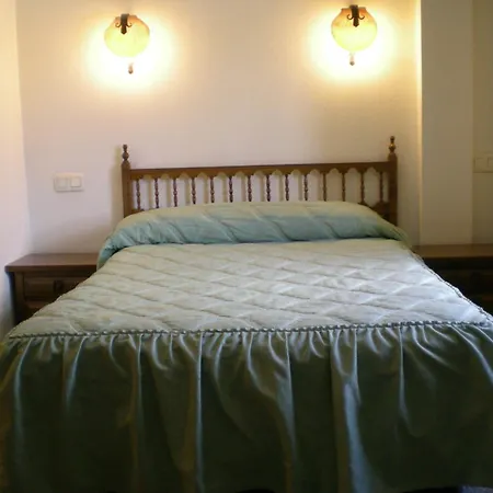 Hotel Puerta Romeros