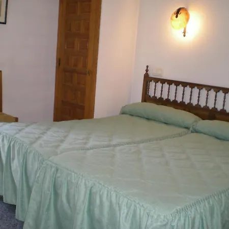 Puerta Romeros Hotel 2*