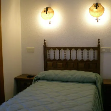 Puerta Romeros Hotel 2*