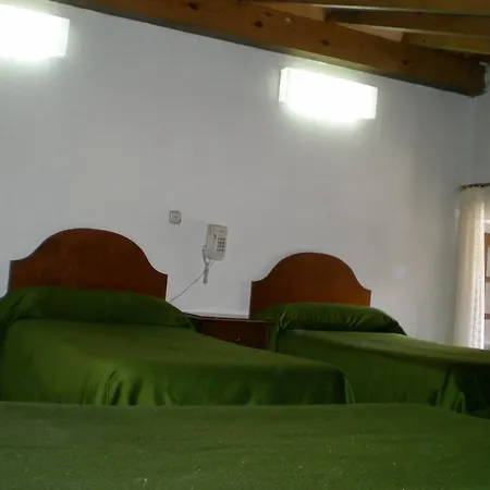 Hotel Puerta Romeros 2*