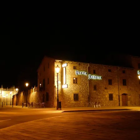 Hotel Puerta Romeros