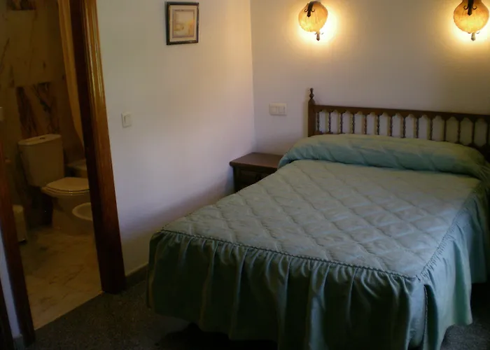 Puerta Romeros Hotel 2*