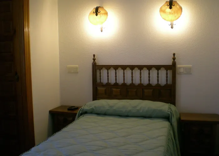 Hotel Puerta Romeros Burgo