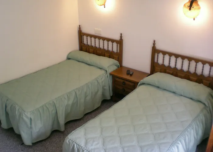 Puerta Romeros Hotel 2*