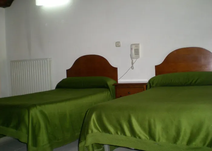 Hotel Puerta Romeros 2*