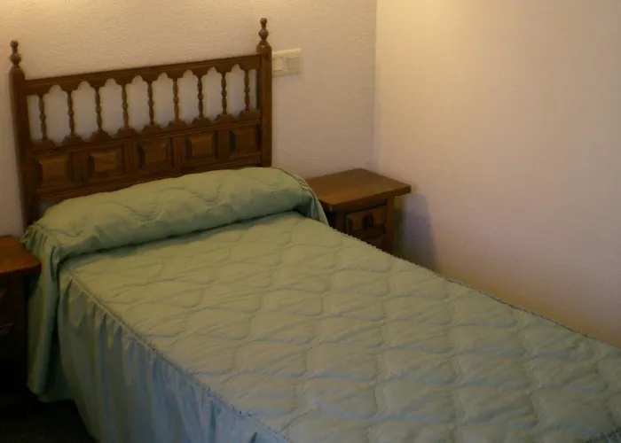 Hotel Puerta Romeros