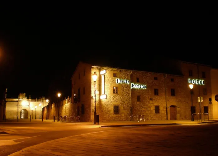 Hotel Puerta Romeros